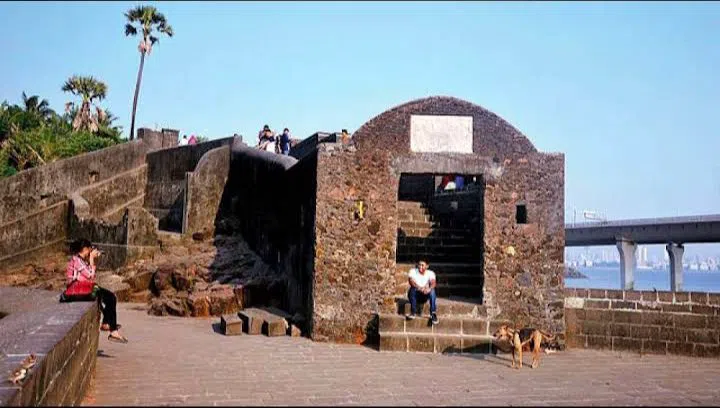 Fort de Bandra (Castella de Aguada) et promenade de Bandstand, Mumbai