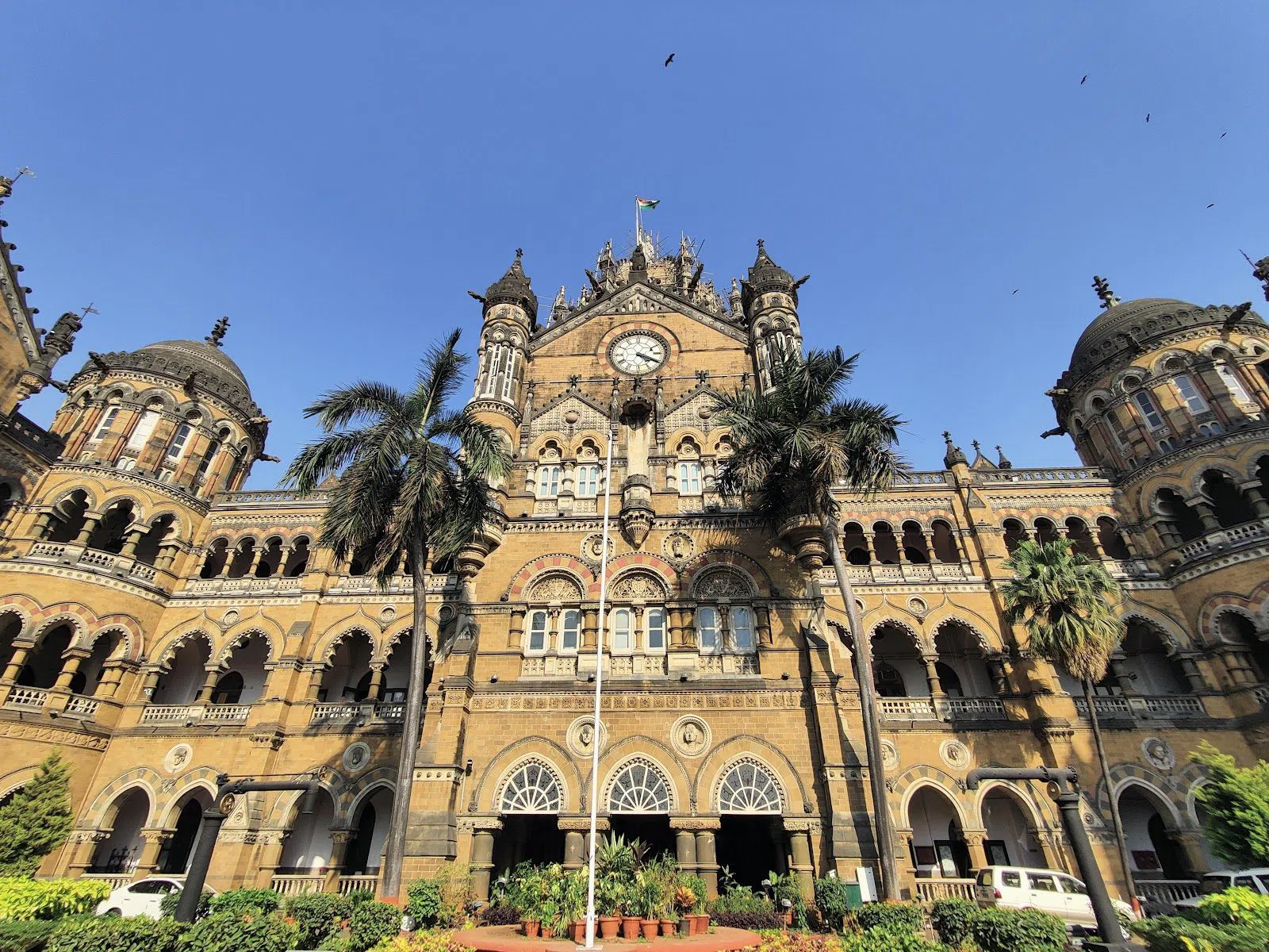Chhatrapati Shivaji Maharaj Terminus (CSMT) — heritage building and mainline concourse, Mumbai